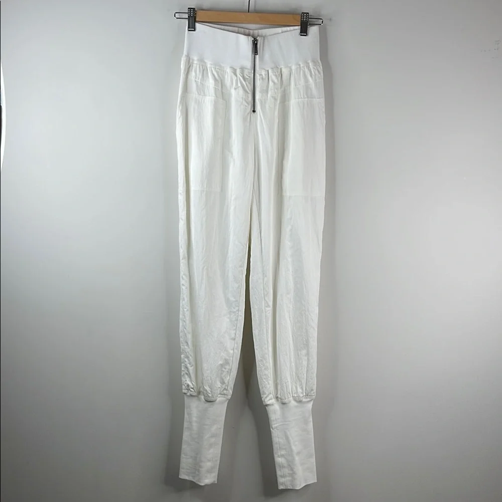FP Movement NWT On the Road Pants White Size XS - Picture 1 of 9